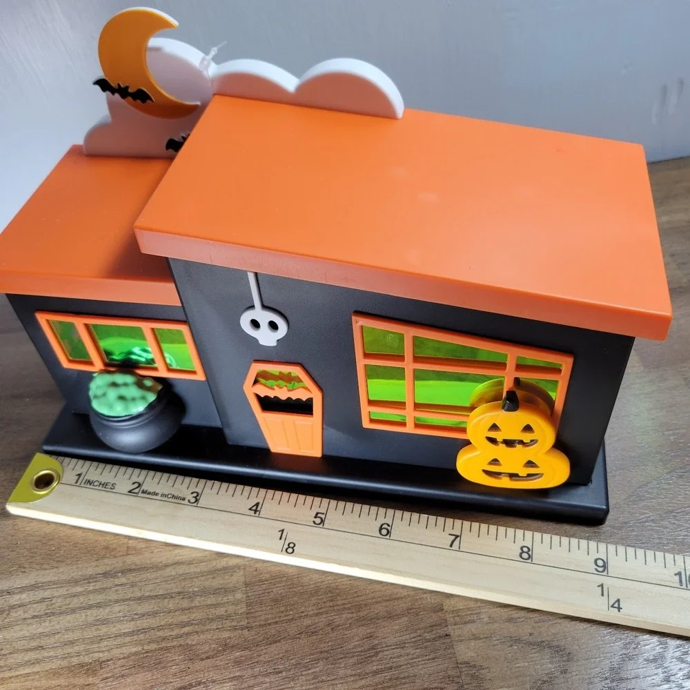 NWT‎ Target Bullseye Playground Halloween Light-Up House Modern Decor 2025